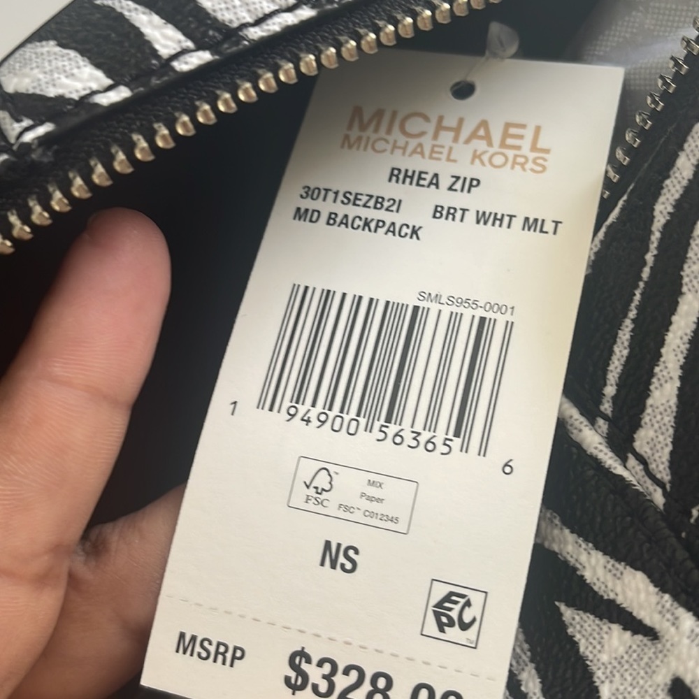 Micheal kors medium backpack - Picture 10 of 17